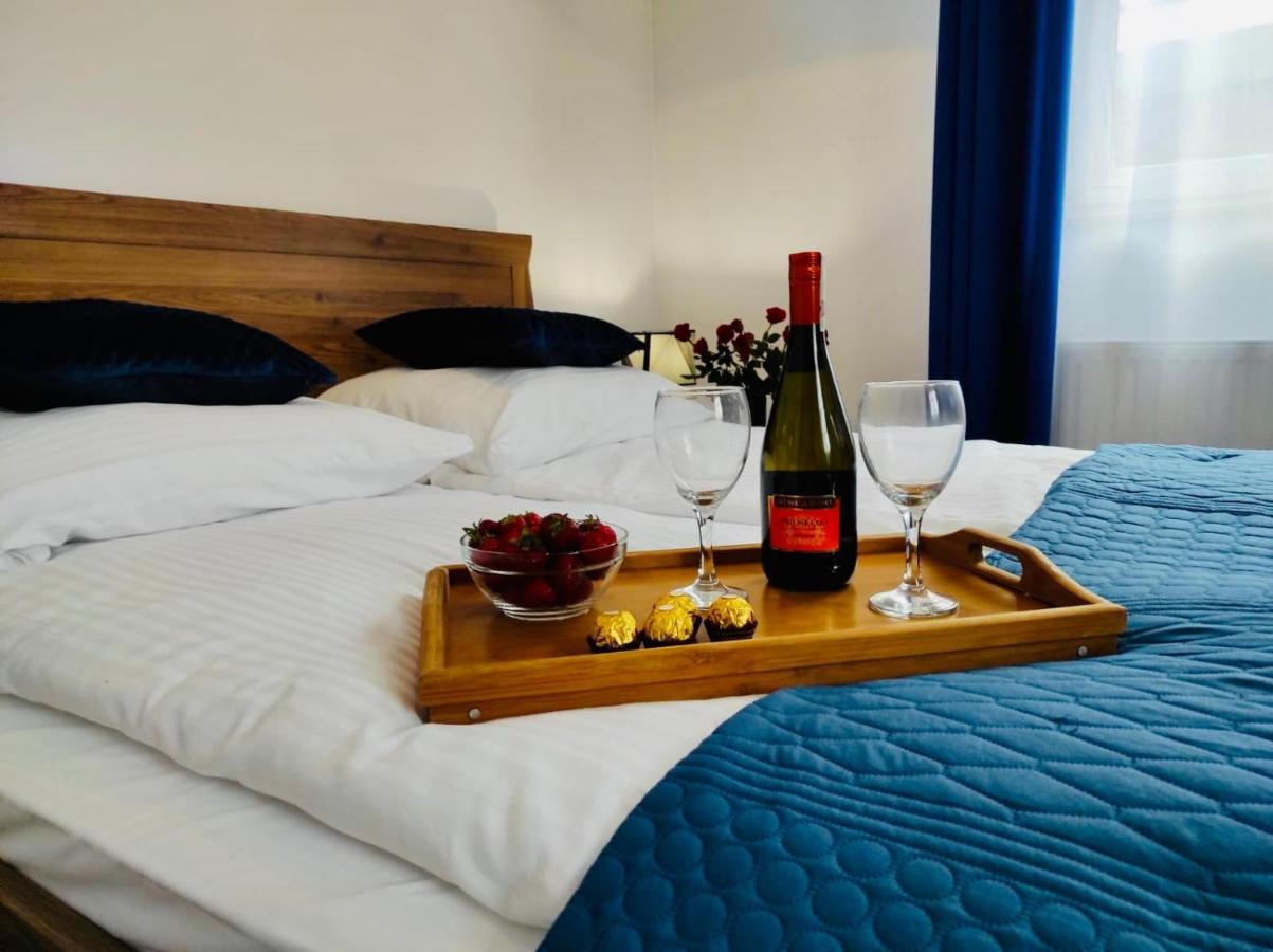 Apartament Blekit Fal Ustka Appartamento Esterno foto